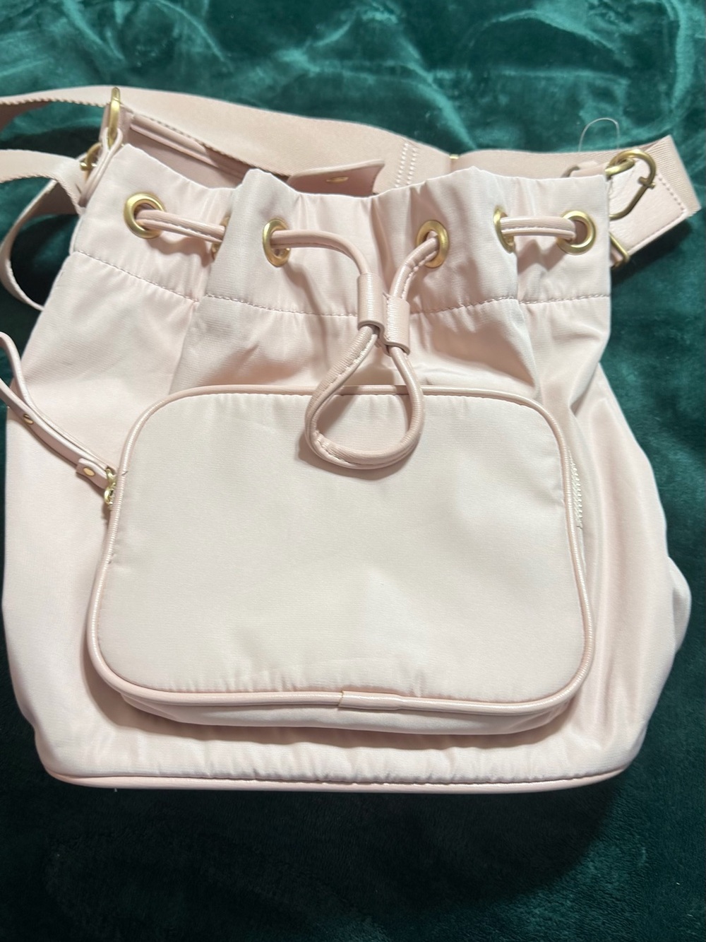 Women’s Drawstring Bucket Bag in Light Pink